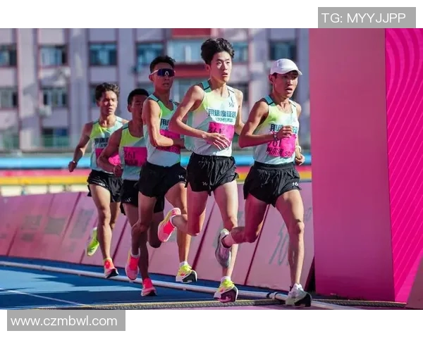 游泳比赛激烈角逐决出冠军 新纪录不断诞生 展现选手极限速度与实力